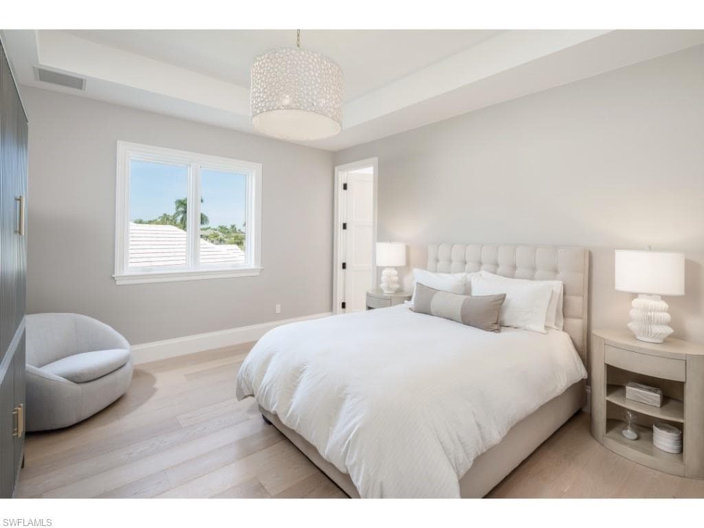 997 Spyglass LN, NAPLES FL 34102-16