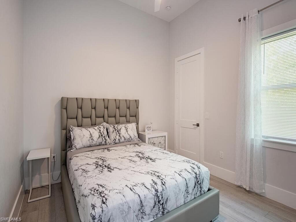 710 Soll ST, NAPLES FL 34109-8