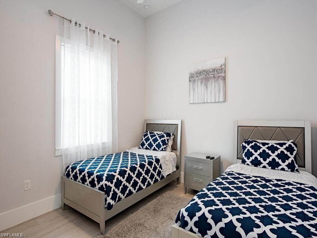 710 Soll ST, NAPLES FL 34109-7