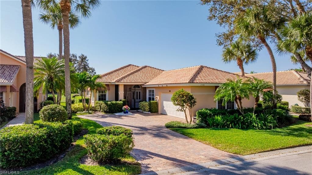 13580 Southampton DR, BONITA SPRINGS FL 34135-1