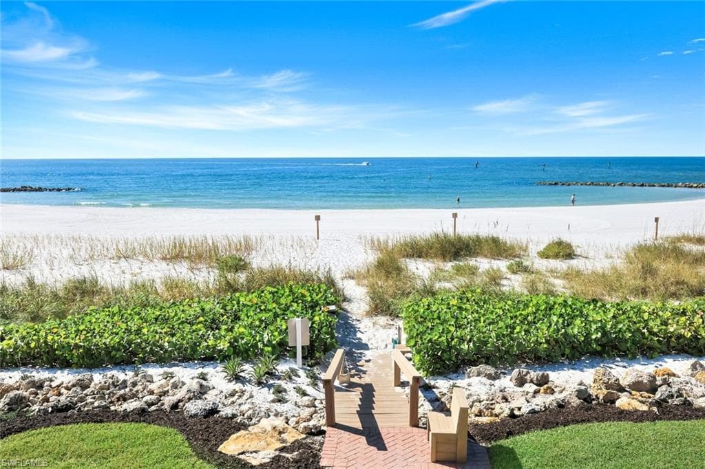 2211 Gulf Shore BLVD N C4-22