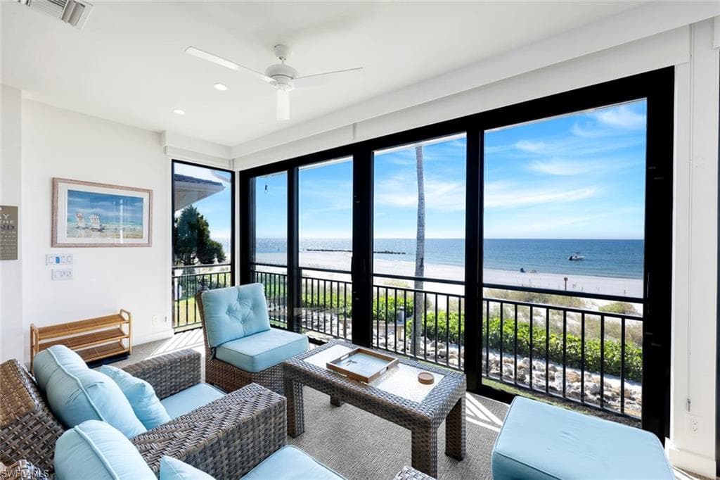2211 Gulf Shore BLVD N C4-15