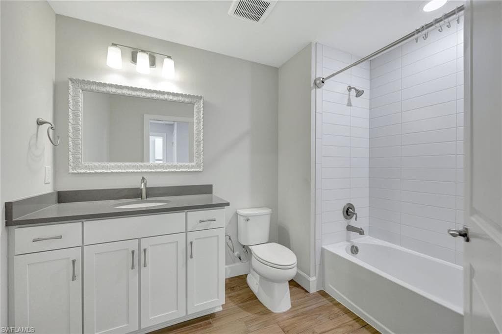 9034 Bexley DR, FORT MYERS FL 33967-18