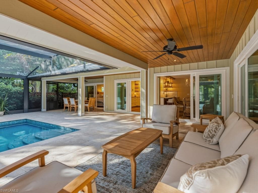 2448 Harbor RD, NAPLES FL 34104-5