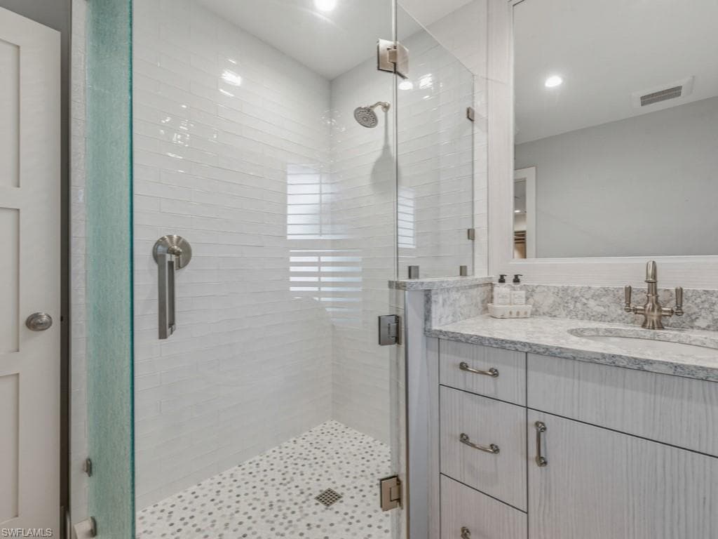 2448 Harbor RD, NAPLES FL 34104-19