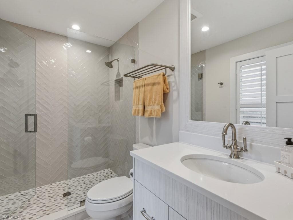 2448 Harbor RD, NAPLES FL 34104-17