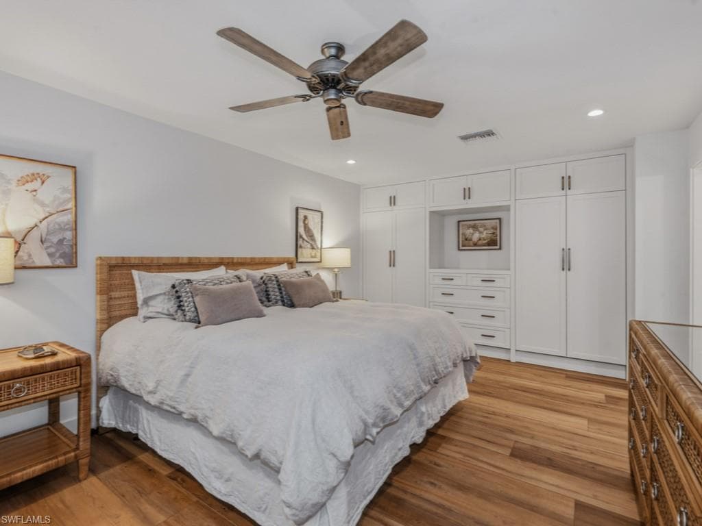 2448 Harbor RD, NAPLES FL 34104-14