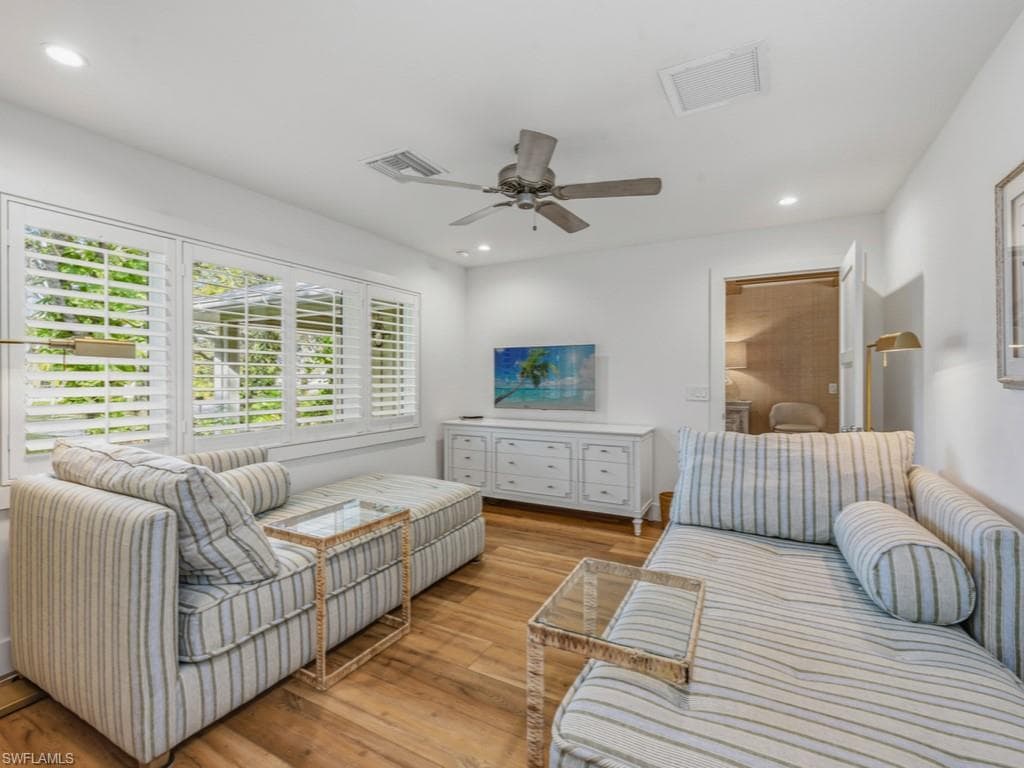 2448 Harbor RD, NAPLES FL 34104-18