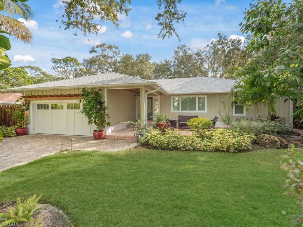 2448 Harbor RD, NAPLES FL 34104-7