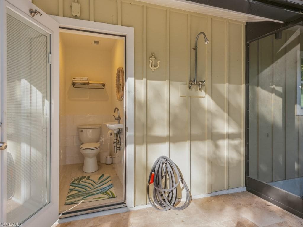 2448 Harbor RD, NAPLES FL 34104-24