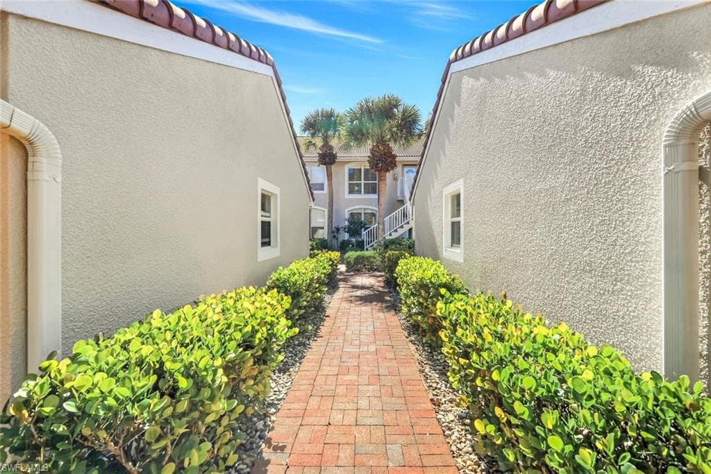 14530 Red Fox RUN # 215, NAPLES FL 34110-32