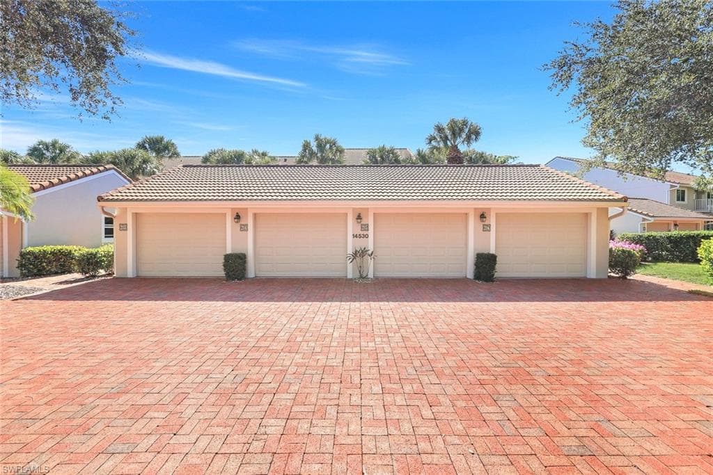 14530 Red Fox RUN # 215, NAPLES FL 34110-34