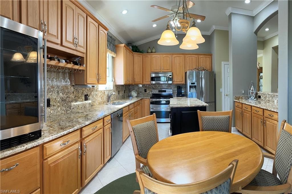 4750 Shinnecock Hills CT # 5, NAPLES FL 34112-13