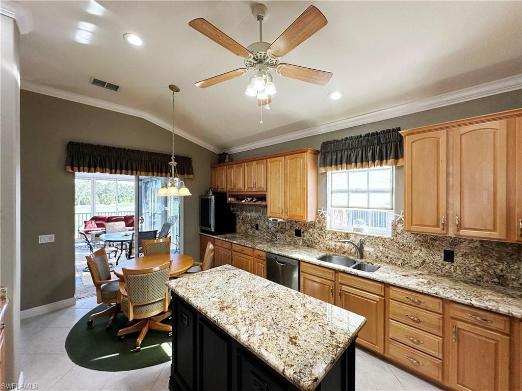 4750 Shinnecock Hills CT # 5, NAPLES FL 34112-10