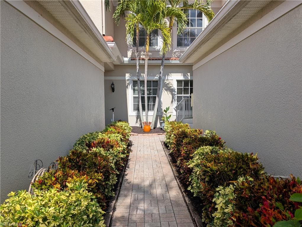 9208 Calle Arragon AVE # 202, FORT MYERS FL 33908-3