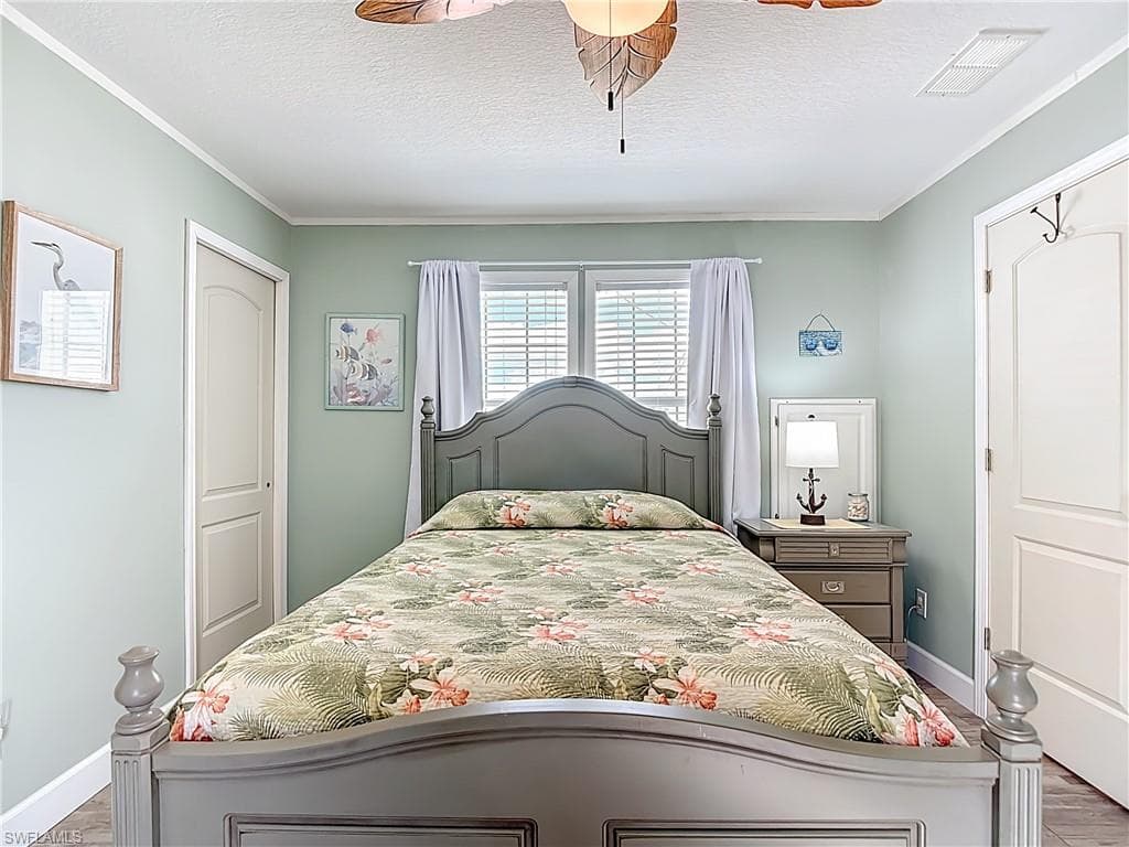 16 Helen LN-23