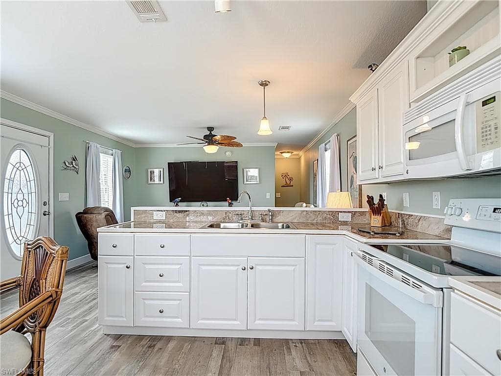 16 Helen LN-9