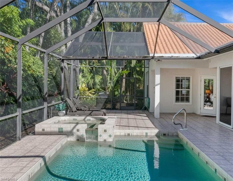 1923 Blackstone CIR, NAPLES FL 34109-5