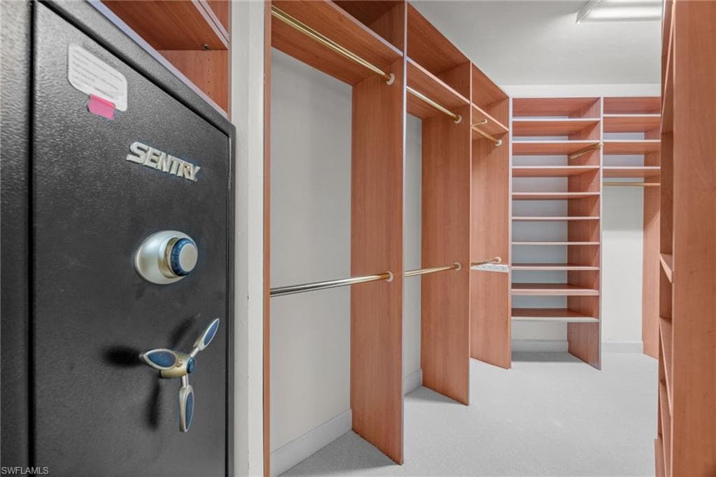 1923 Blackstone CIR, NAPLES FL 34109-38