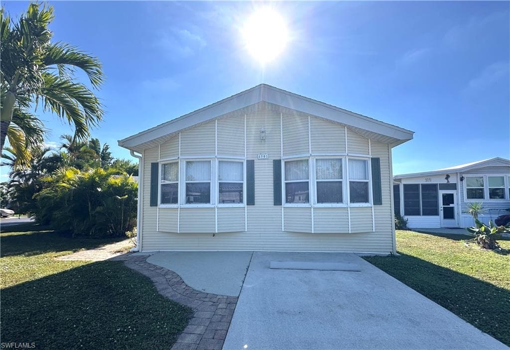 4501 Mayflower WAY E, ESTERO FL 33928-2