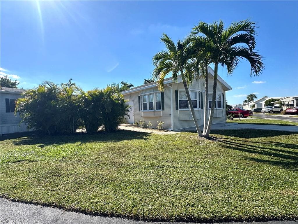 4501 Mayflower WAY E, ESTERO FL 33928-4