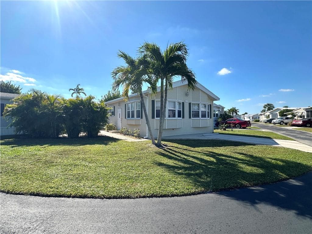 4501 Mayflower WAY E, ESTERO FL 33928-3