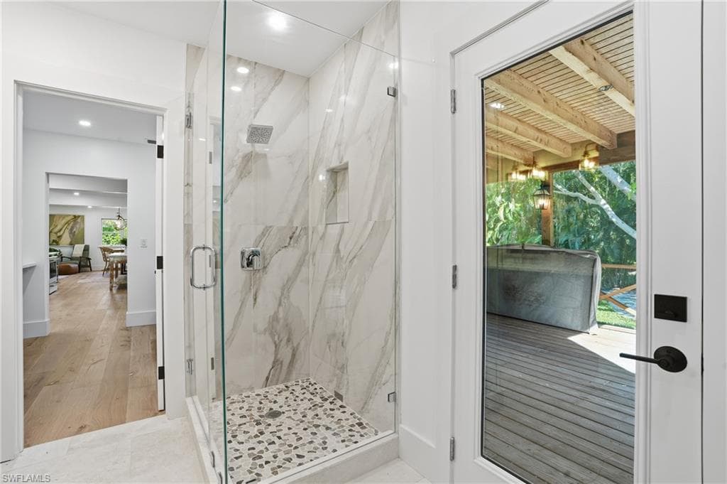 6260 Waxmyrtle WAY, NAPLES FL 34109-15