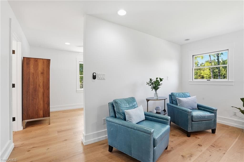 6260 Waxmyrtle WAY, NAPLES FL 34109-21