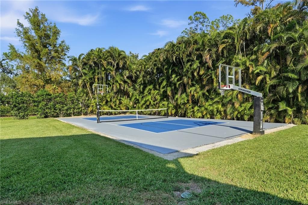 6260 Waxmyrtle WAY, NAPLES FL 34109-2