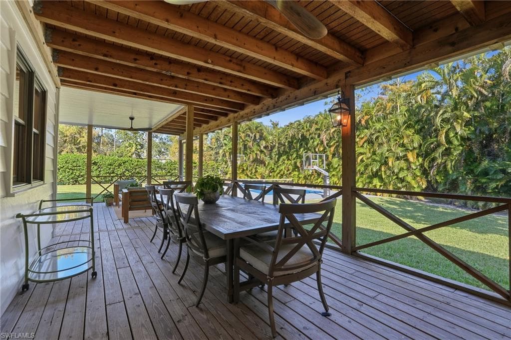 6260 Waxmyrtle WAY, NAPLES FL 34109-31