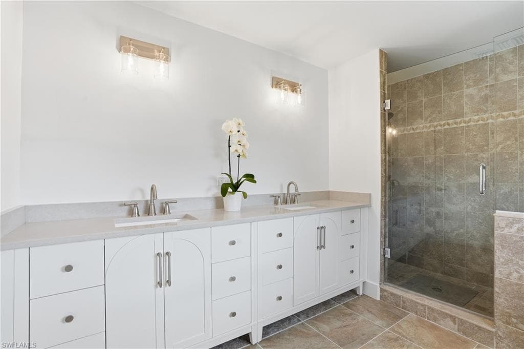 6260 Waxmyrtle WAY, NAPLES FL 34109-23