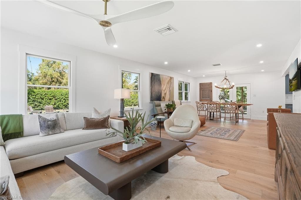 6260 Waxmyrtle WAY, NAPLES FL 34109-3