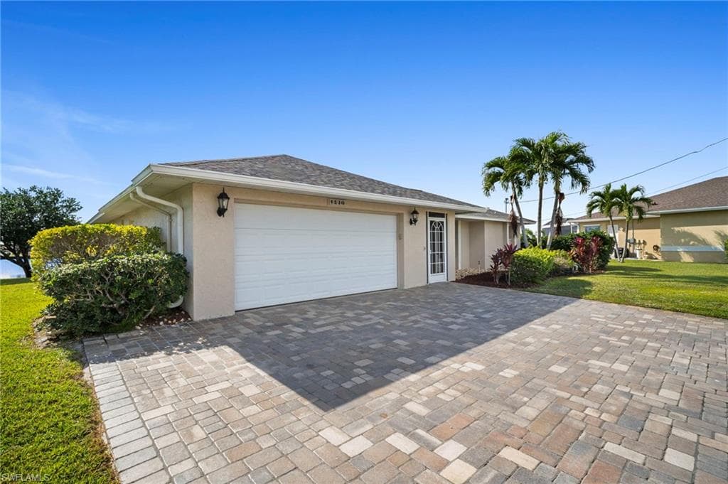 4530 W Coral CIR, FORT MYERS FL 33903-32