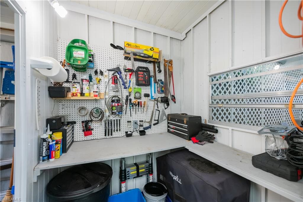 123 Conestoga TRL, NORTH FORT MYERS FL 33917-22