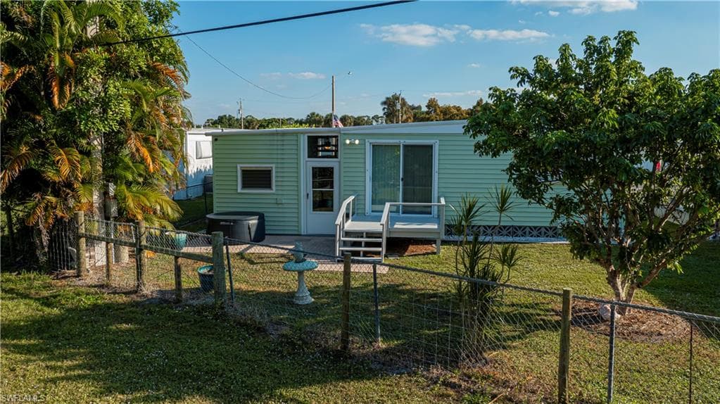 123 Conestoga TRL, NORTH FORT MYERS FL 33917-28