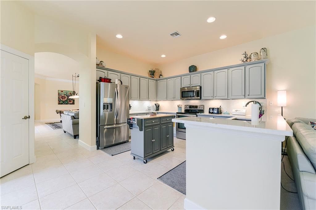 8920 Crown Colony BLVD, FORT MYERS FL 33908-13