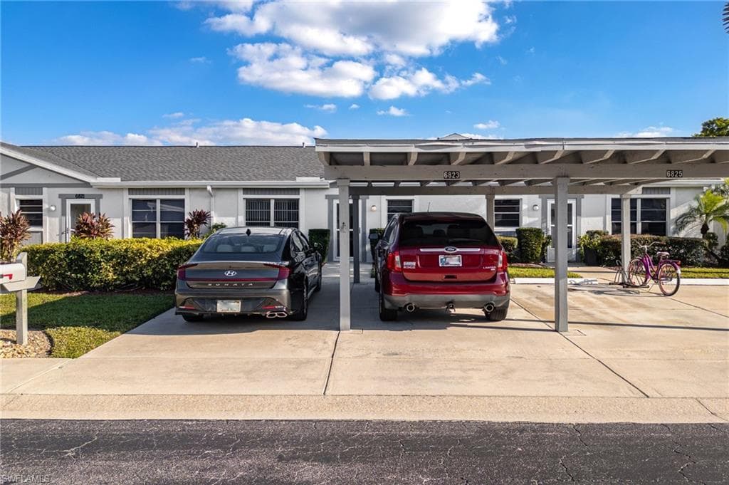 6823 Sandtrap DR, FORT MYERS FL 33919-21