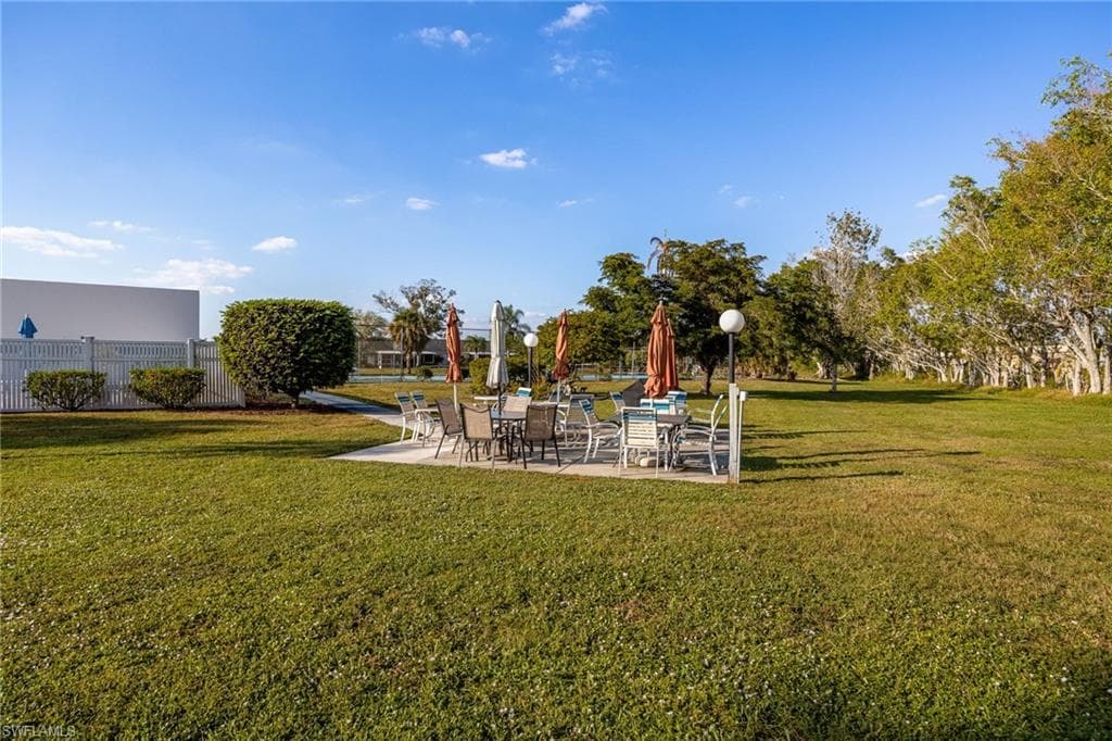 6823 Sandtrap DR, FORT MYERS FL 33919-32