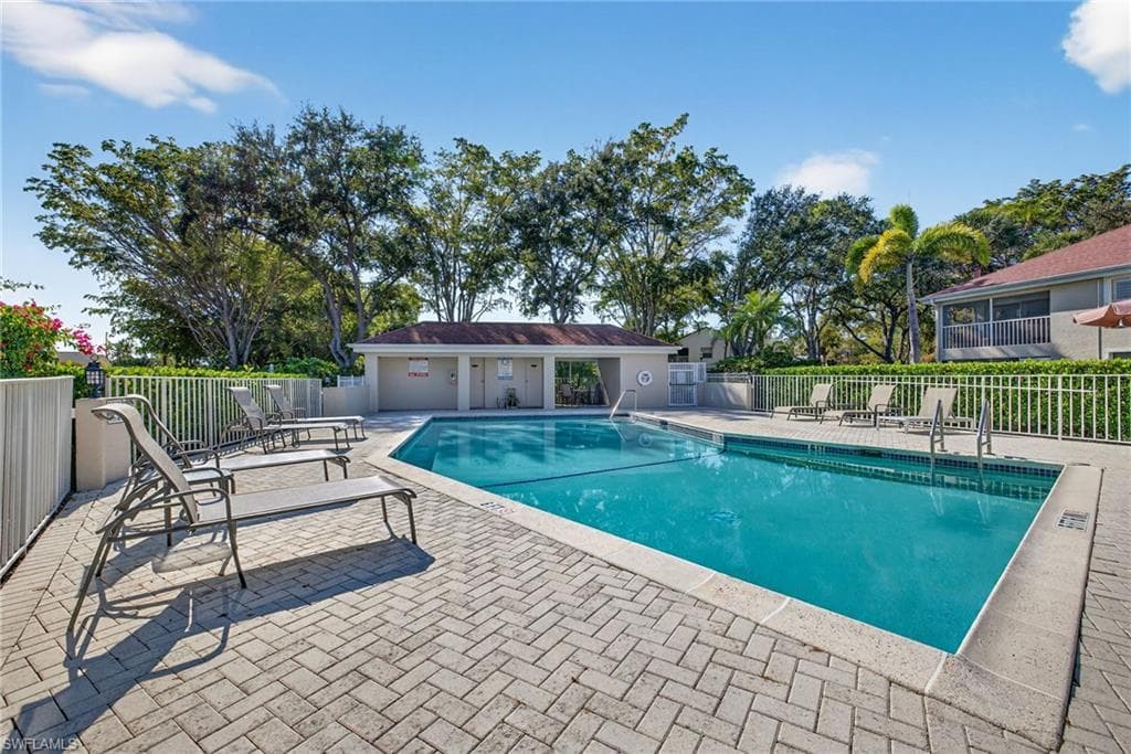 9832 Luna CIR # 103G, NAPLES FL 34109-22