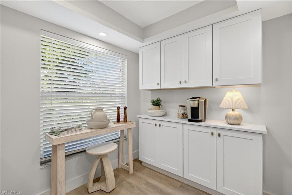 9832 Luna CIR # 103G, NAPLES FL 34109-9