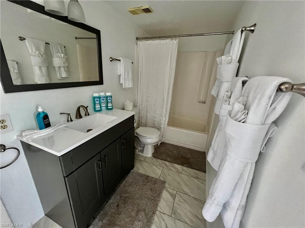 16881 Davis RD # 225, FORT MYERS FL 33908-9