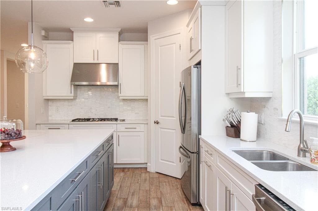 9423 Terresina DR-36