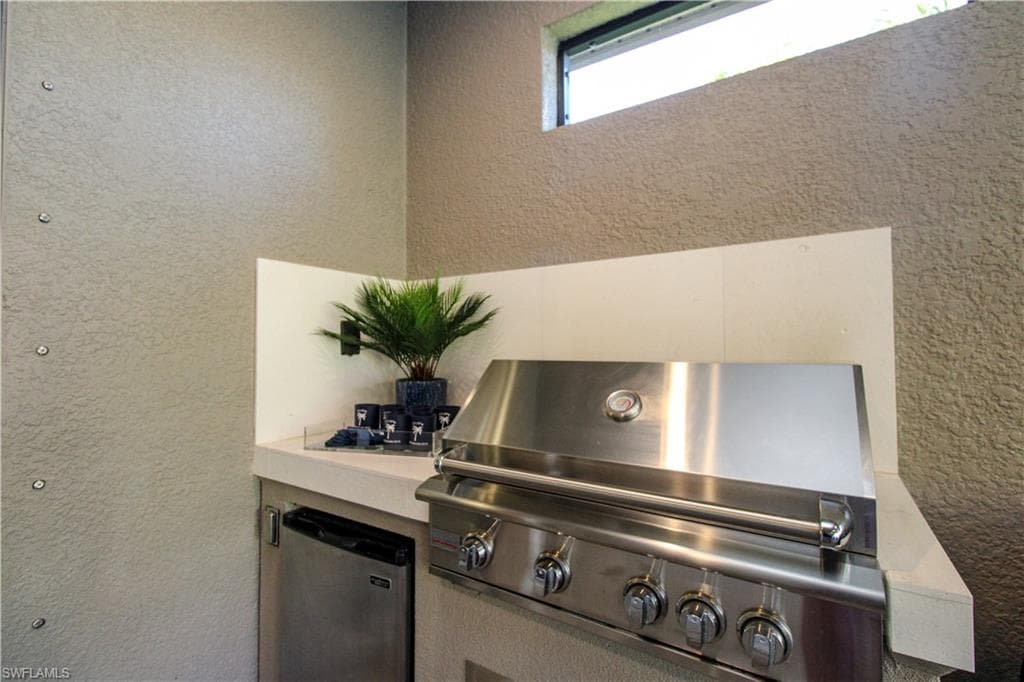 9423 Terresina DR-11