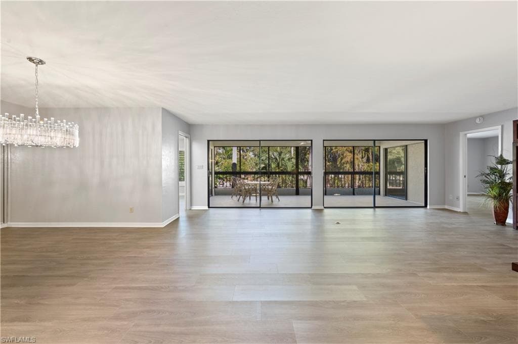 100 Wyndemere WAY # A203, NAPLES FL 34105-2