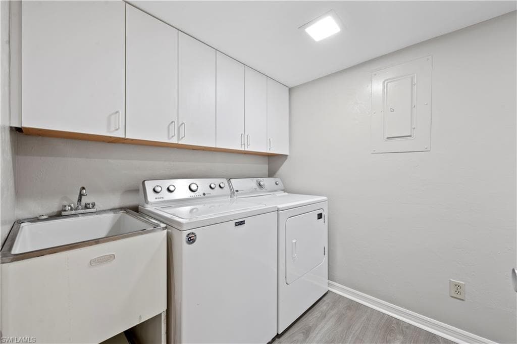 100 Wyndemere WAY # A203, NAPLES FL 34105-14