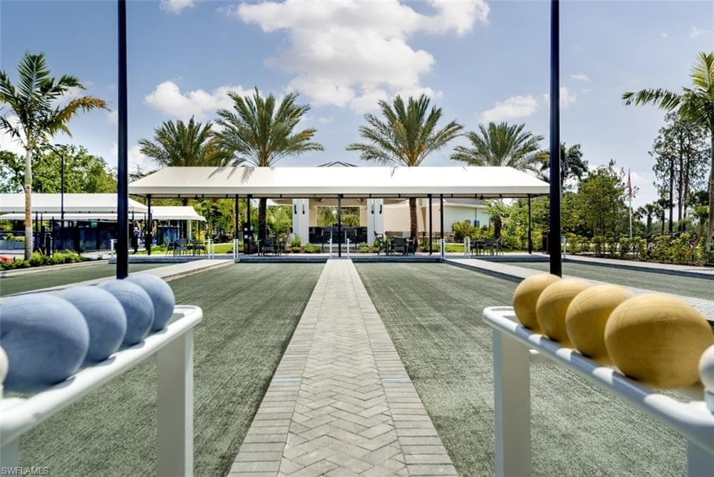 100 Wyndemere WAY # A203, NAPLES FL 34105-20