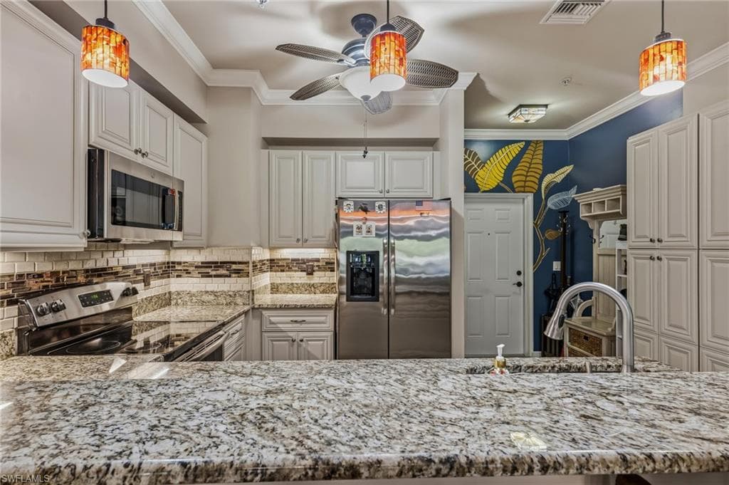 1076 Winding Pines CIR # 206, CAPE CORAL FL 33909-5