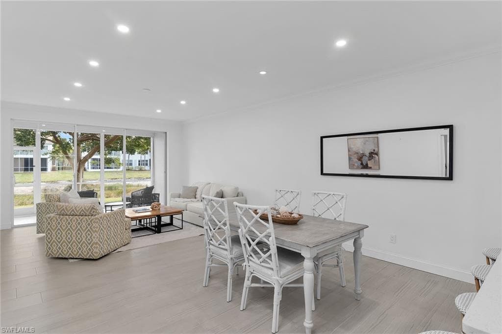 700 Saratoga CIR # 101, NAPLES FL 34104-5