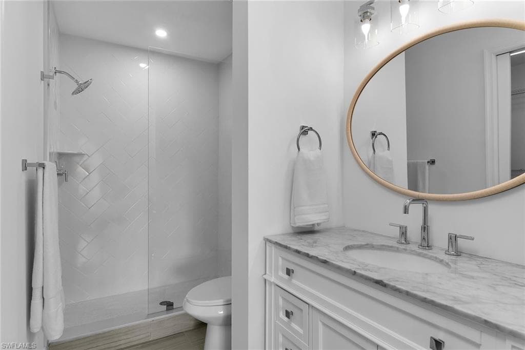 700 Saratoga CIR # 101, NAPLES FL 34104-11