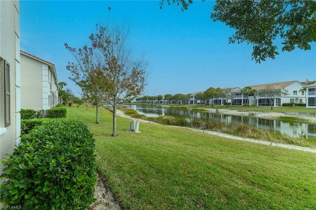 700 Saratoga CIR # 101, NAPLES FL 34104-21